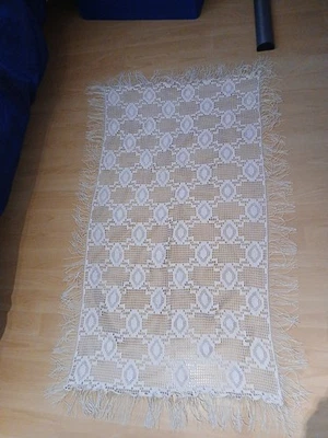 Tischdecke Beige  Häkelmuster  1,20 X  0,65  mit Fransen - Bild 1 von 4