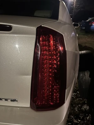 Luz trasera derecha del lado del pasajero Cadillac STS 2005-2007 probada por OEM Foto 1 de 4