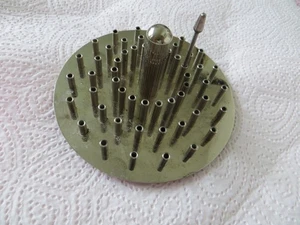 Dental Bohrerständer Metall, rostfrei, 54 Aufnahmen von Fräsen, Bohrer u.ä. - Bild 1 von 1