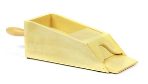 HOLZKARTENSCHUH FÜR VIER DECKS SPIELKARTEN IN STANDARDGRÖSSE - Bild 1 von 3
