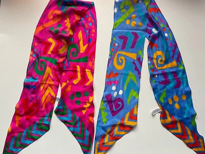 RARO Par de BUFANDAS LÁPICES DE SEDA LIZ CLAIBORNE AÑOS 80 FORMAS GEOMÉTRICAS de colección Foto 1 de 4