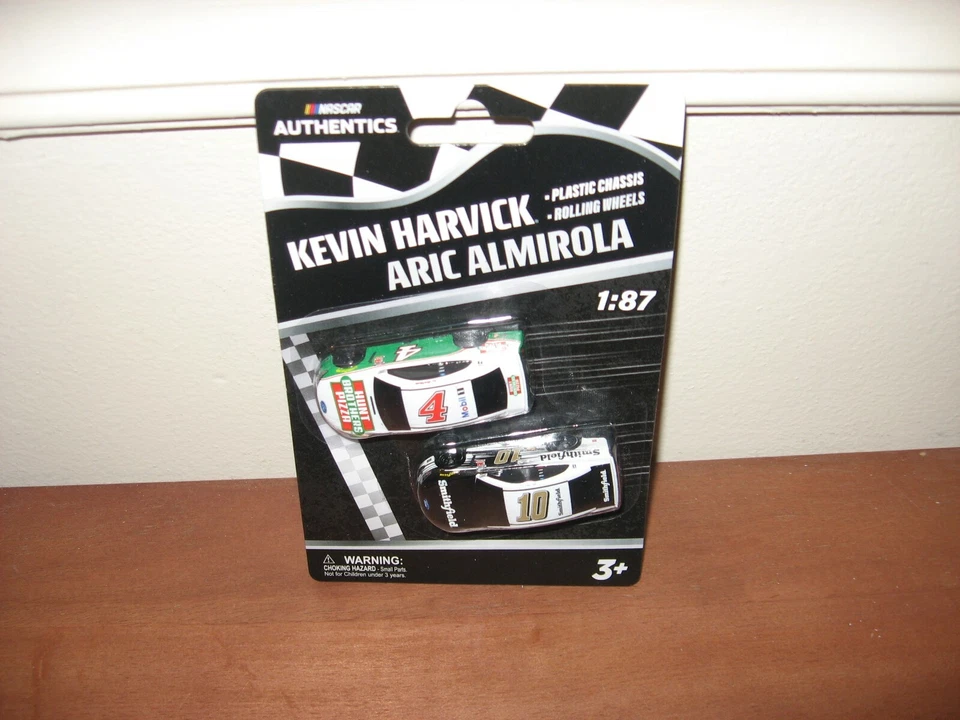 Kevin Harvick Hunt Brothers Pizza & Aric Almirola Smithfield 1/87 Lionel Wave 1