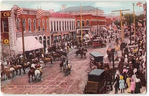 Straßenszene Grenztag CHEYENNE Wyoming Parade 1910 antike Postkarte - Bild 1 von 2