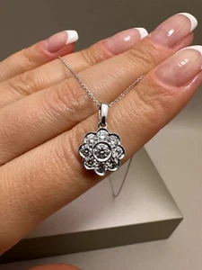 9ct White Gold 1.03ct Lab-Grown Diamonds Daisy Cluster Pendant&Chain LGSL9 - Picture 1 of 18