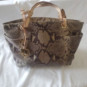 Michael Kors JetSet Reise MK Logo Schlangendruck Geldbörse Handtasche 15x10 Zoll - Bild 1 von 12