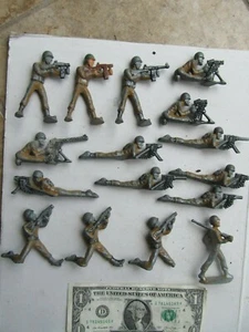 16 Great Vintage WWII Painted Toy Lead GI Soldiers, Machine Guns, Aircraft - Picture 1 of 8