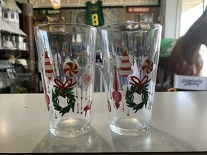 Churchill Downs Xmas Glass 16 oz Pint Glasses Two In A Set. - Picture 1 of 5