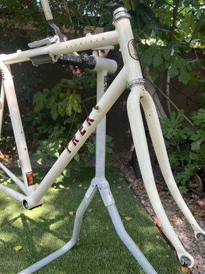 Vintage TREK 2000 ALUMINUM Road Frame & Fork  56 CM Dura Ace Headset - Image 1 of 4