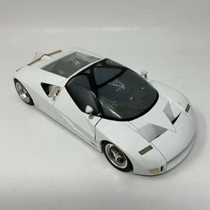 Maisto Ford GT90 1:18 Scale Diecast Car White - Picture 1 of 7