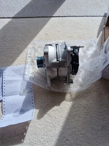 Alternator OEM no 03C903023B - Picture 1 of 5
