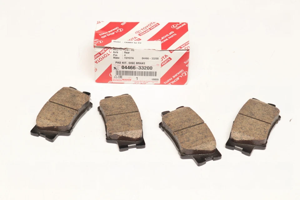 0446633200 Genuine Lexus ES350 ES300h Rear Brake Pads Set OEM - Image 1 of 1