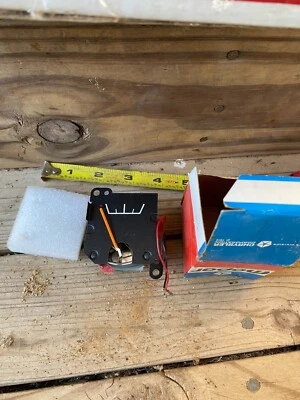 (1) One NOS Mopar 1974-1977 Dodge Monaco Chrysler Imperial C Body medidor de combustível a gás - Imagem 1 de 4