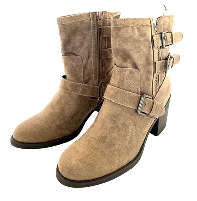 Bota Fergalicious Para Mujer Prayer Doe Hebilla Media Pantorrilla Talla 9.5 M Nueva con Etiquetas Foto 1 de 4