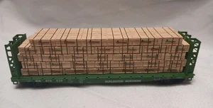 Burlington Northern Lumber Load 53' Bulkhead Flat 3-Piece Set Car + Load + Case - Picture 1 of 8