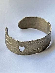 Vintage handgefertigtes Messing grobes Armreif Armband mit offenem Herz/BOHO - Bild 1 von 10