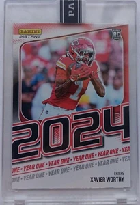 Xavier Worthy CHIEFS 2024 PANINI INSTANTÁNEO AÑO UNO NEGRO Uno de Uno 1/1 YO-23 RC - Imagen 1 de 3