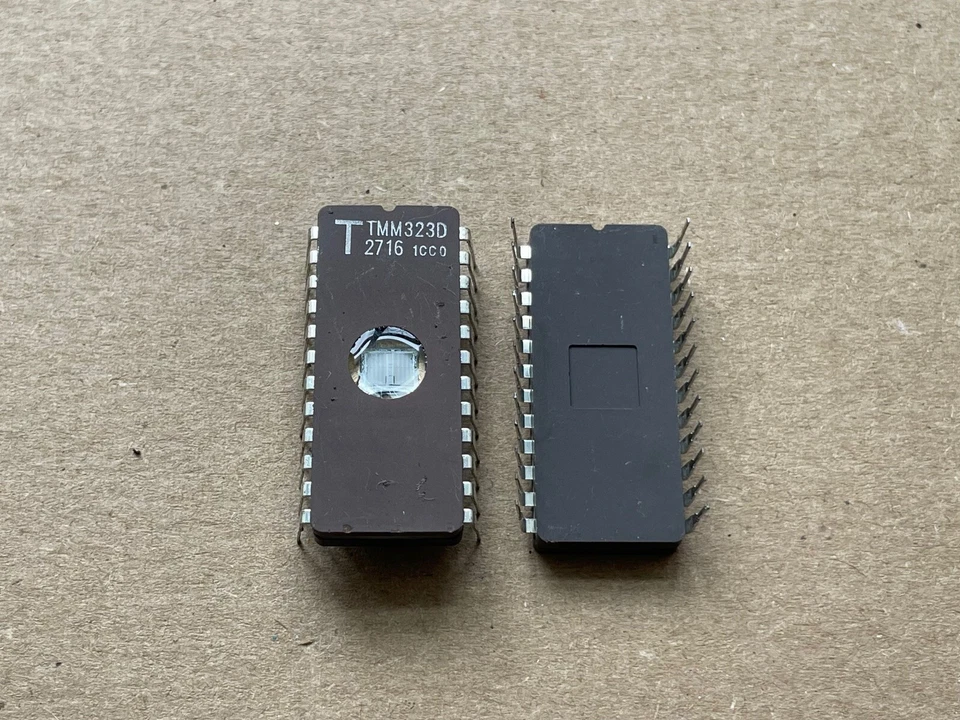 1 Stück Integrierte Schaltung -TMM323D - Toshiba - WDIP24 - Image 1 of 1