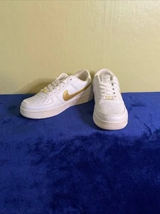 Womens Nike AF- 7 82 Brand New Size 7.5 - Picture 1 of 5