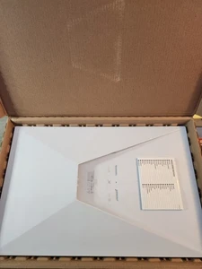 Starlink Gen 3 V4 Satellite DISH ONLY UTA-232 (FOR PARTS) LOCKED - Picture 1 of 3