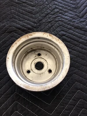 Polea original GM 3956666 AG Chevrolet Chevelle Camaro Nova etc 327 307 350 etc Foto 1 de 4