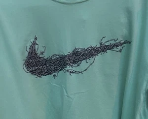 Green Nike Short Sleeved Barbed Wire Nike Design XL Tee Shirt - Picture 1 of 6
