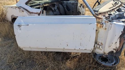 Oldsmobile Delta 88 1965 2 puertas ht puerta derecha carcasa OEM Foto 1 de 4