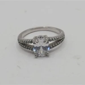 Vintage Oval Cut 925 Ring, Size 8.25 - Picture 1 of 3