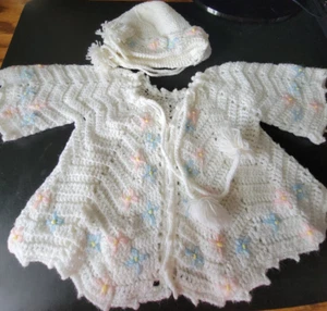 VTG 1983 handmade baby sweater & bonnet 9-12 mon. white,blue/pink flowers - Picture 1 of 12