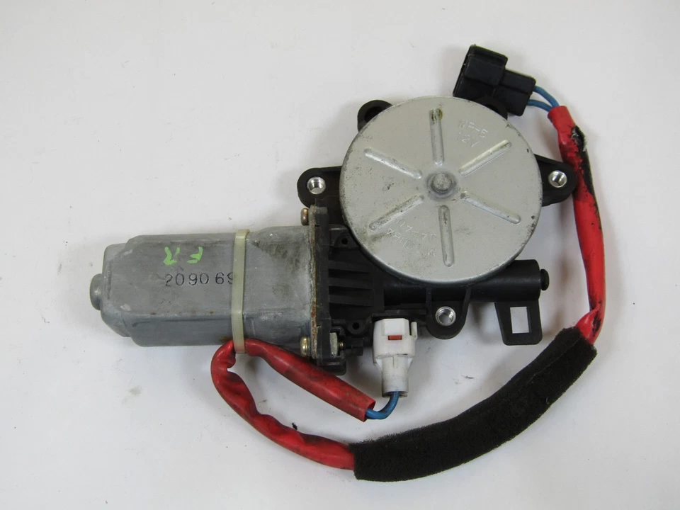 2002-2004 Subaru Impreza TS Wagon Front Passenger Right Power Window Motor OEM - Image 1 of 4