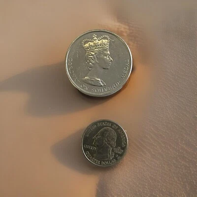 Vintage United Kingdom Queen Elizabeth II Coronation Silvertone Coin Medal - Image 1 of 4