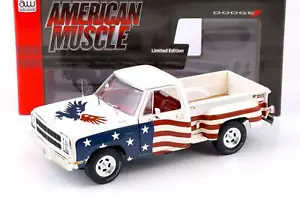 1:18 Auto Mondo 1980 Dodge Stepside D150 Adventurer Patriottico Pickup America - Foto 1 di 5