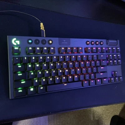 Teclado para juegos Logitech G915 TKL Clicky Switch inalámbrico Bluetooth RGB -... Foto 1 de 4