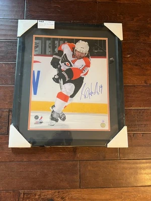 ENORME Philadelphia Flyers Firmado por Scott Hartnell ENMARCADO PERSONALIZADO 26X22" $140 Foto 1 de 4