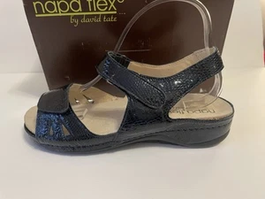 NWB Napa Flex Dash Women’s Navy Snake Print Sandals Sz 9M - Picture 1 of 6