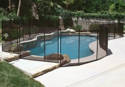 Lote de 2 - Valla para piscina WaterWarden 4’ x 12’, cerca para piscina de seguridad infantil extraíble. Foto 1 de 4