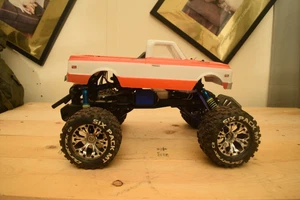 Traxxas T-Maxx RC Monster Truck Nitro .15 Six Pack MT Tires Aluminum Chassis - Picture 1 of 15