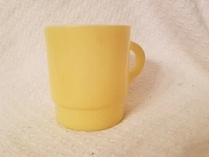 Vintage Yellow Fire King Mug Anchor Hocking Made USA 3" Tall 3.5" Diameter 8 Oz. - Picture 1 of 6
