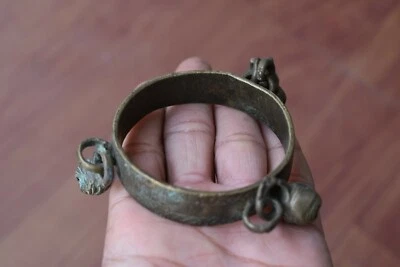 Pulsera vintage hecha a mano latón grabado joyería mítica para niño coleccionable Foto 1 de 4