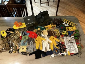VINTAGE Hasbro GI Joe 12 Zoll Actionfigur Adventure Team Zubehör Teile Posten - Bild 1 von 24