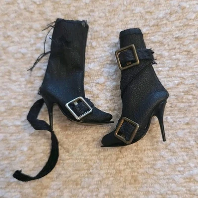Zapatos Barbie Mattel ☆ Botas Negras con Hebilla, Dañadas  Foto 1 de 4
