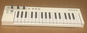 ARTURIA KEYSTEP 32 KEY CONTROLLER & SEQUENCER - Picture 1 of 13