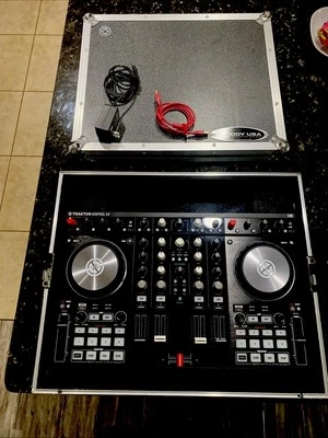 NATIVE INSTRUMENT  TRAKTOR KONTROL S4 MK2 HW DJ CONTROLLER w/USB&Power Adapter - Image 1 of 4