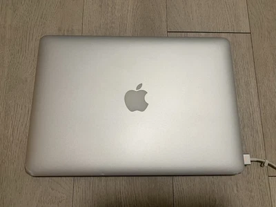 2017 Apple MacBook Air 13" i5 1.8GHz 8GB RAM 128GB SSD Silver A1466 - Image 1 of 4