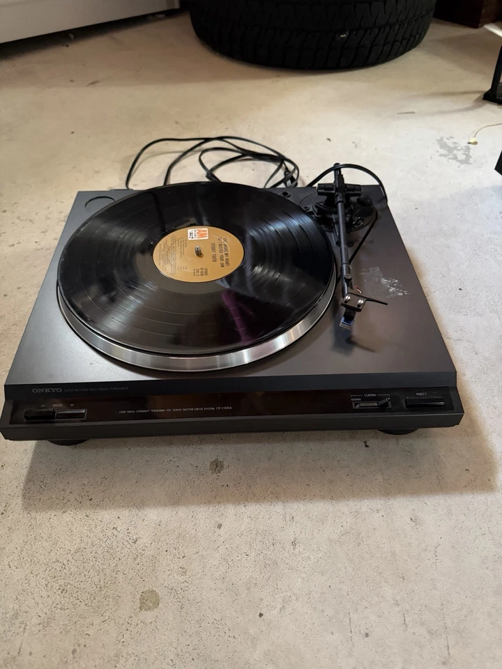 Tocadiscos Onkyo Auto Return Belt Drive CP-1100A sin cubierta antipolvo Foto 1 de 4