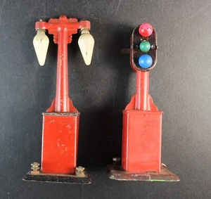 Marx O Train Railroad Crossing Signal and Lamp Post Light Vintage - Picture 1 of 5