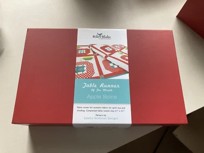 Kit de edredón en caja Apple Spice corredor de mesa del mes de Sandra Workman Foto 1 de 3