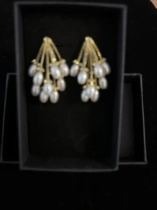 Peacock Feather Pearl Earrings - Picture 1 of 2