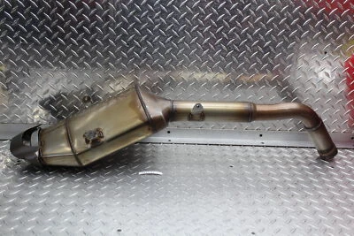 2005 HONDA CBR1000RR EXHAUST PIPE MUFFLER 18200-MEL-A01 - Imagem 1 de 4