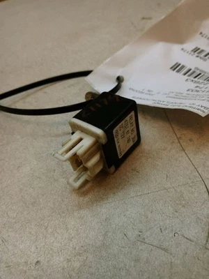 KIA SEDONA 2003 relé no 30A módulo relé de computadora OEM K75767740 Foto 1 de 4