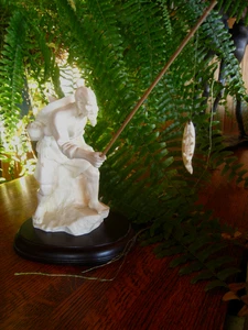 Vintage geschnitzte Skulptur chinesischer Fischer 6,75 Zoll FABELHAFTE Details - Bild 1 von 8